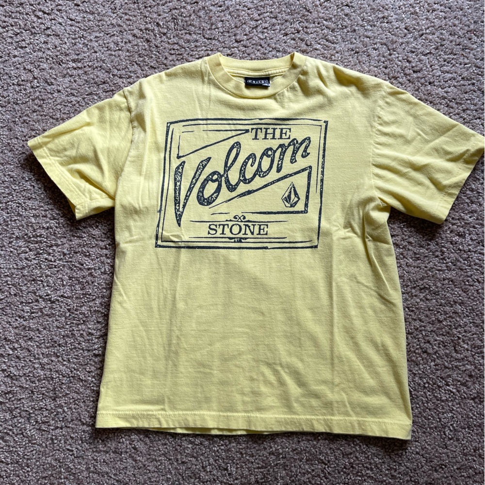 Volcom short sleeve t shirt size medium